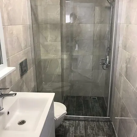 Muharrembey Hotell 2*