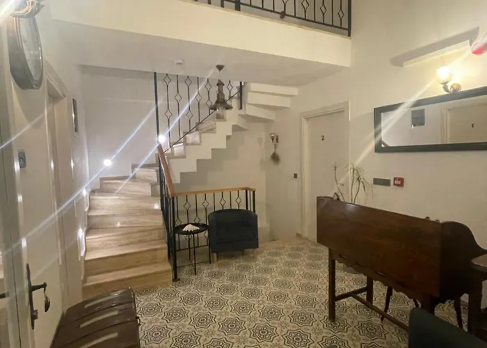 Muharrembey Otel Çeşme