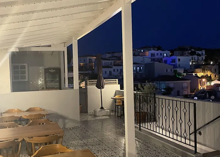 Otel Muharrembey Çeşme